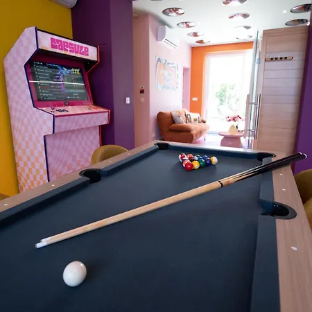 Capsule Retro Balneo - Sauna - Billard -switch 2 * Limelette